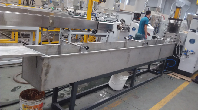 1000kg/H PP 필름 작은 조각 Hdpe 작은 알갱이로 만드는 기계 3mm 직경 1