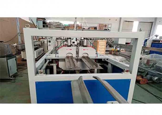 200 킬로그램 / Ｈ PVC 플라스틱 파이프 기계 37 kw 관로 물 배수구 이축압출（성형）기 1