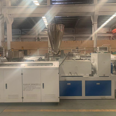 좋은 가격 150kg/H 37kw 가구 Wpc 밀어남 기계 65mm 나사 온라인으로