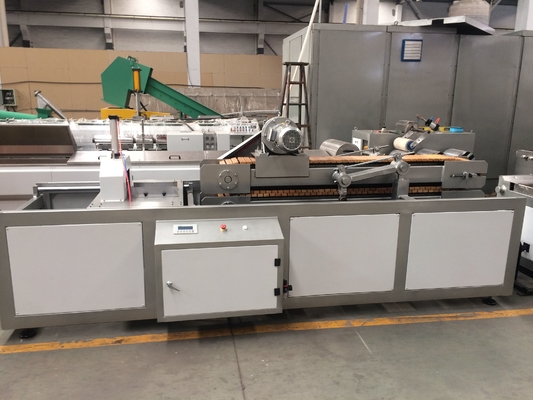 Good price 세륨 저항하는 250kg/H WPC 널 생산 라인 습기 저항하는 내미는 온라인으로