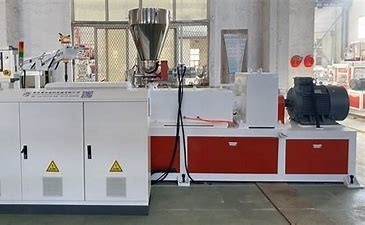 좋은 가격 1000kg/H PP 필름 작은 조각 Hdpe 작은 알갱이로 만드는 기계 3mm 직경 온라인으로