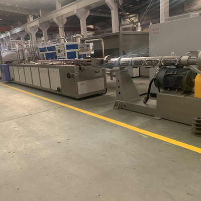 Good price 장식용 250kg/H WPC 널 생산 라인 1220mm 온라인으로