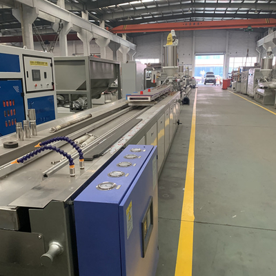 좋은 가격 180mm 폭 55kw 가구 플라스틱 프로필 생산 라인 온라인으로