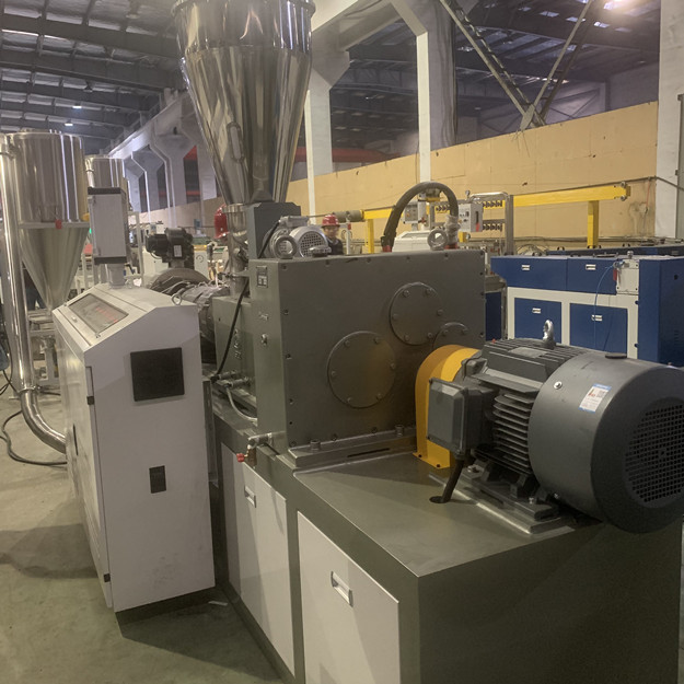 재생된 물자를 알갱이로 만들기를 위한 2단계 플라스틱 PVC 작은 알갱이로 만드는 선 600kgs/H 2