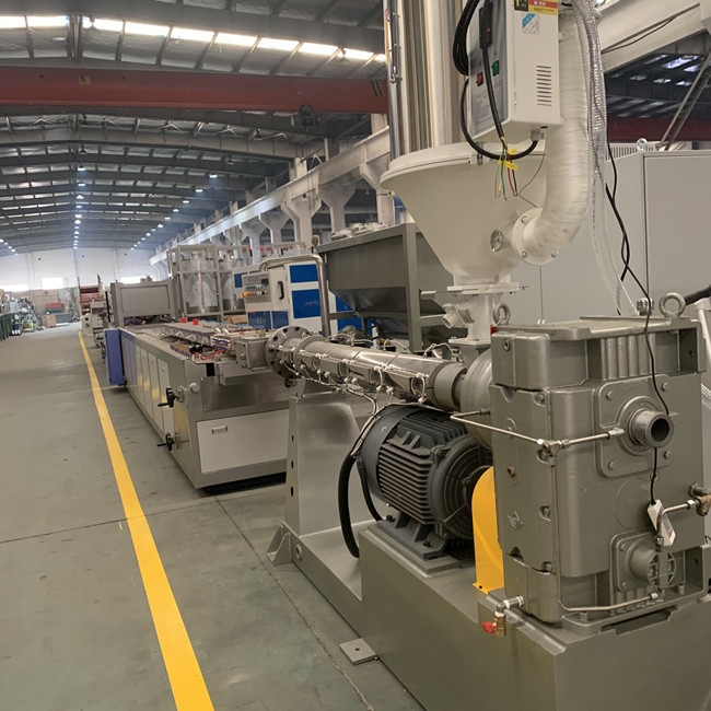 기계 PVC 수지 원료를 만드는 500kg/H Wpc 거품 널 0