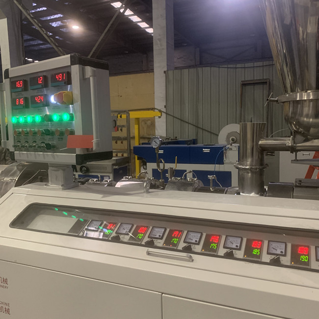 600kg/H 수용량 PVC 과립을 위한 뜨거운 커트 플라스틱 Pelletizer 기계 3