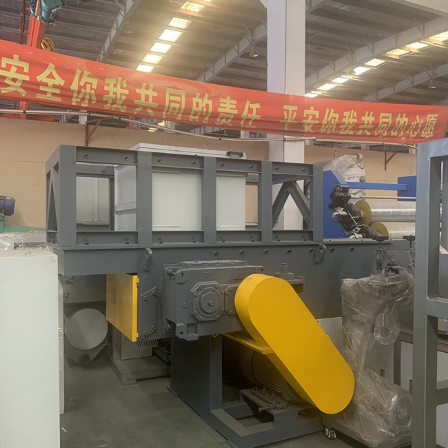 2000kg/H 두 배 갱구 슈레더 플라스틱 재생 쇄석기 PLC 통제 0