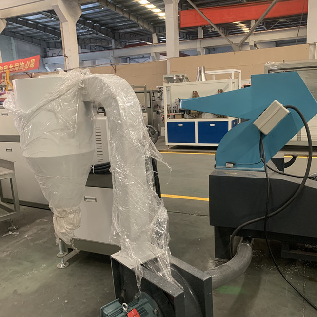 저잡음 10mm 벽 간격 PVC 쇄석기 기계 1300kg/H 2