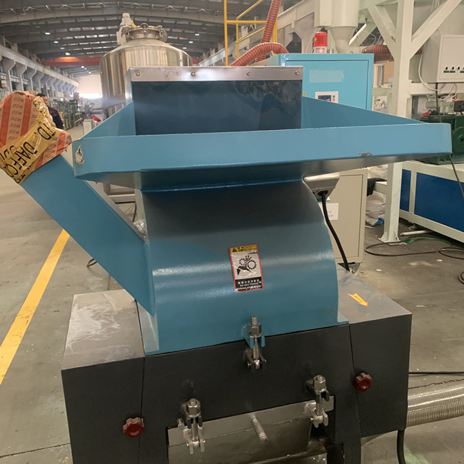 저잡음 10mm 벽 간격 PVC 쇄석기 기계 1300kg/H 1